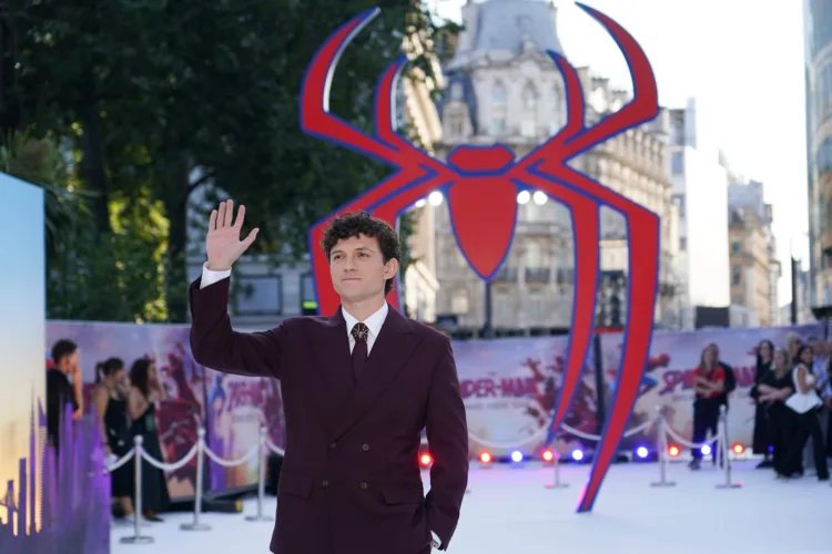 Box Office: 'Spider-Man' stays on top while two dino movies battle for third